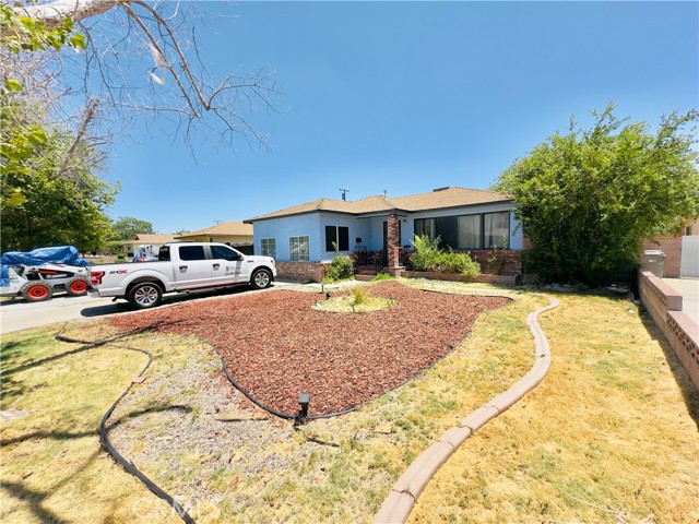 Detail Gallery Image 1 of 12 For 44514 Lowtree Ave, Lancaster,  CA 93534 - 3 Beds | 2 Baths