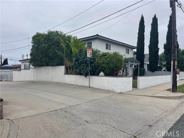 927 W 6th Street, San Pedro CA: https://media.crmls.org/medias/354a0faa-5554-44e9-82fe-9d638abb0c36.jpg