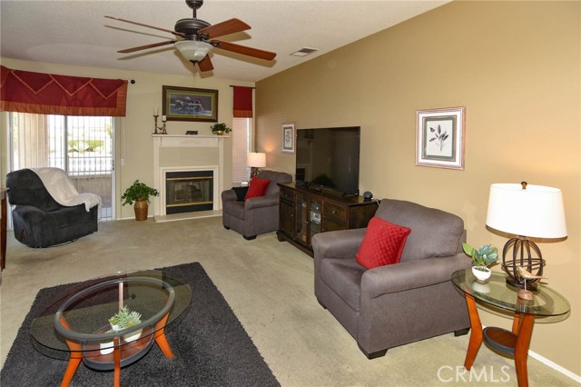 Detail Gallery Image 12 of 43 For 11610 Oak St, Apple Valley,  CA 92308 - 2 Beds | 2 Baths