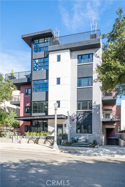 Detail Gallery Image 16 of 26 For 150 S Oak Knoll Ave #105,  Pasadena,  CA 91101 - 2 Beds | 2 Baths