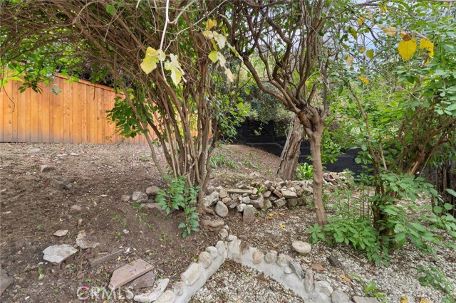 Detail Gallery Image 17 of 46 For 5850 Burwood Ave, Los Angeles,  CA 90042 - 3 Beds | 2 Baths