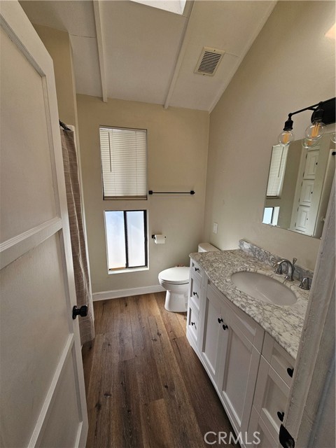 Detail Gallery Image 4 of 18 For 290 N Jewell Pl, Orange,  CA 92868 - 2 Beds | 1 Baths