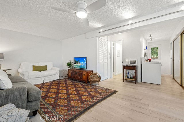 1800 Highland Avenue, Manhattan Beach CA: https://media.crmls.org/medias/354db3a5-05ed-4476-aa02-f3c6851e57b8.jpg