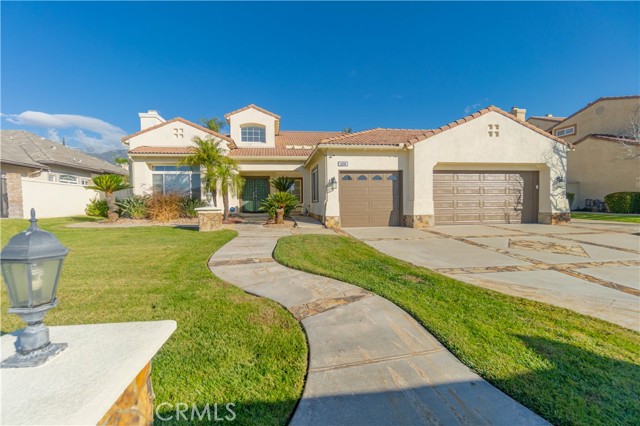 Detail Gallery Image 2 of 53 For 14098 Henderson Dr, Rancho Cucamonga,  CA 91739 - 4 Beds | 2/1 Baths