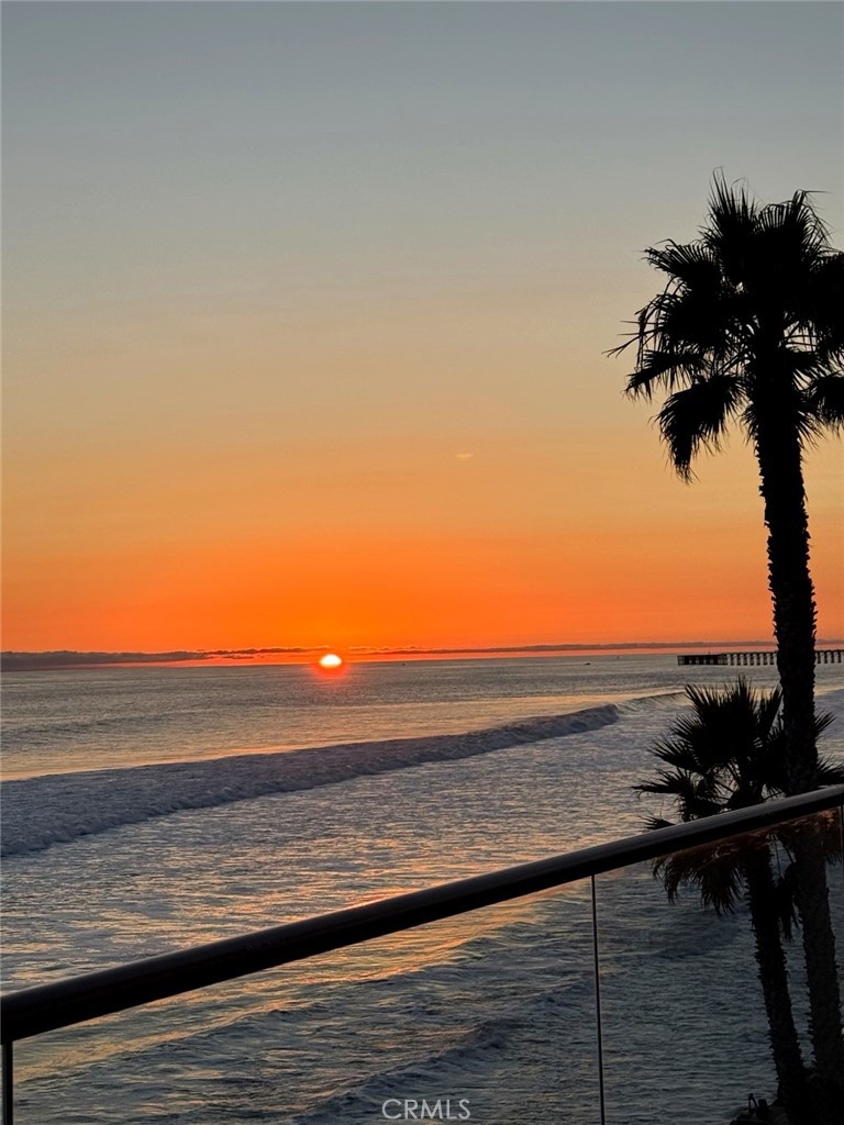 https://media.crmls.org/medias/354e0d9a-0559-4c9a-806f-f95ea141ca35.jpg?preset=X-Large