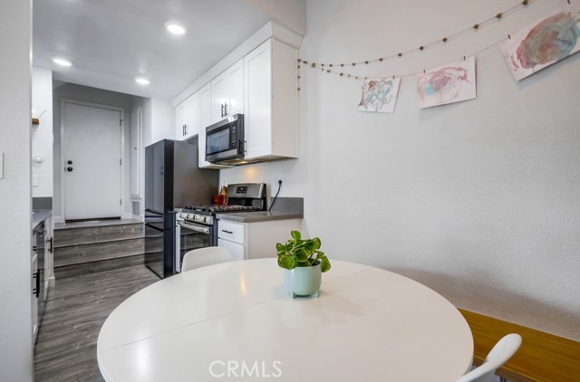 Detail Gallery Image 13 of 42 For 284 Laurel Ave #5,  Brea,  CA 92821 - 2 Beds | 1/1 Baths