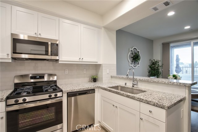 Detail Gallery Image 13 of 51 For 41985 Emelia St #301,  Murrieta,  CA 92562 - 3 Beds | 2/1 Baths