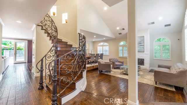 Detail Gallery Image 16 of 50 For 4461 Stern Ave, Sherman Oaks,  CA 91423 - 5 Beds | 4/1 Baths