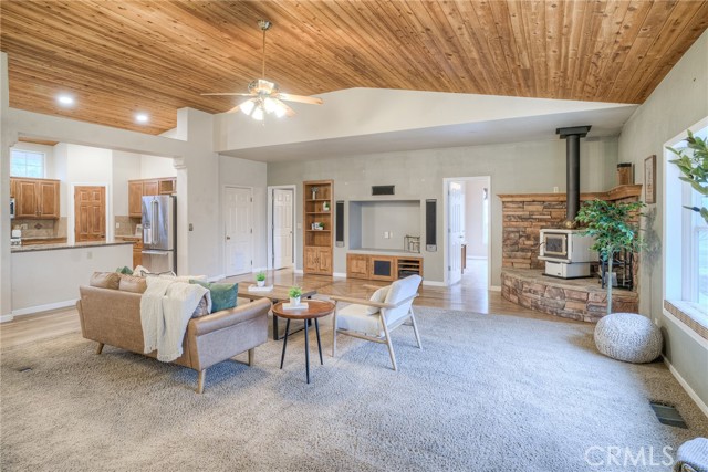 Detail Gallery Image 5 of 58 For 2950 Foothill Blvd, Oroville,  CA 95966 - 3 Beds | 3 Baths