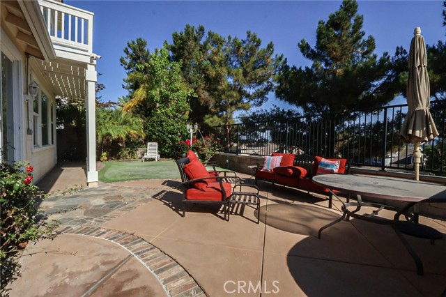 17160 Fremont Lane, Yorba Linda CA: https://media.crmls.org/medias/35508c22-eafe-4e42-8c4d-de7ed7a93e81.jpg