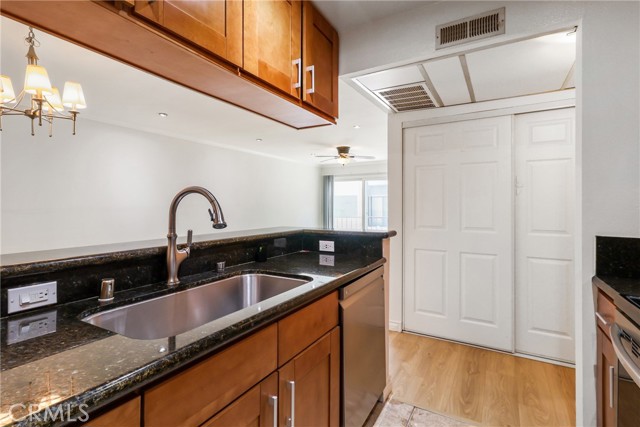5257 Radford Avenue, Valley Village CA: https://media.crmls.org/medias/3550eb1b-d7d9-4edf-951b-c3f0f30ec939.jpg