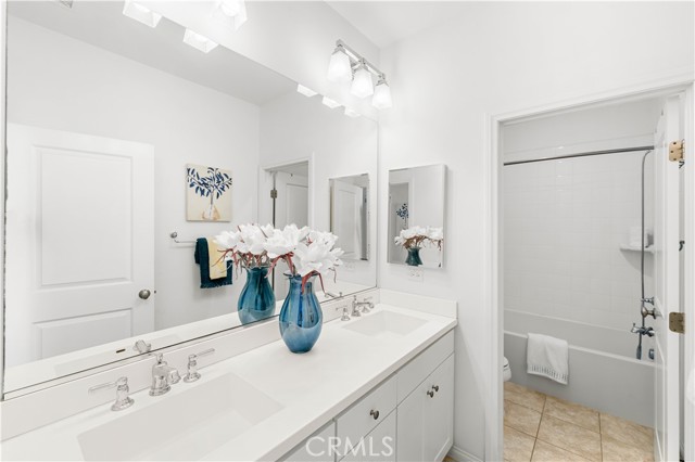 112 Velvet Leaf, Irvine CA: https://media.crmls.org/medias/35512d76-653f-45d7-a165-ce5ded59f188.jpg