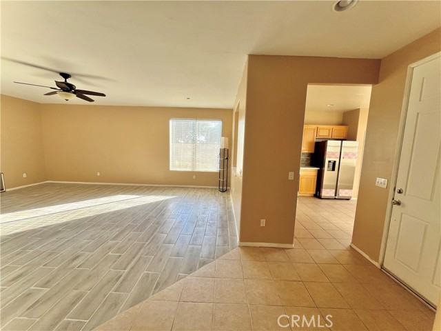 Detail Gallery Image 8 of 16 For 1110 Broadway Ln, Hemet,  CA 92545 - 3 Beds | 2 Baths