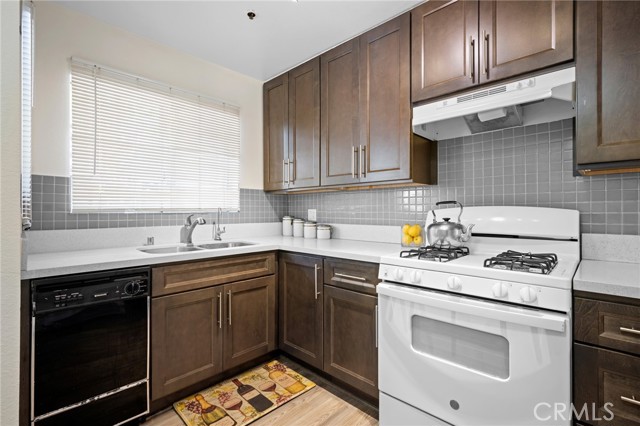 Detail Gallery Image 9 of 23 For 138 S Adams St #2,  Glendale,  CA 91205 - 2 Beds | 2 Baths