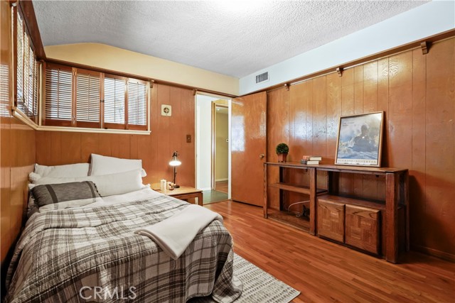 7546 Bluebell Avenue, North Hollywood CA: https://media.crmls.org/medias/3553f2ce-a645-4e8c-b5db-70051dd2f8dc.jpg