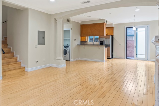 66 N Allen Avenue, Pasadena CA: https://media.crmls.org/medias/3553fb75-28d9-4f10-a9b2-1296517994b0.jpg