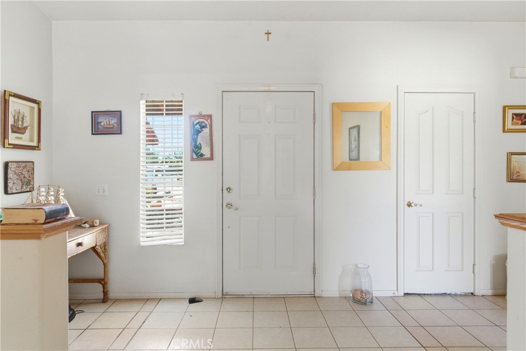 https://media.crmls.org/medias/35547c71-5974-4245-bc50-4d359d0e20b7.jpg?preset=X-Large