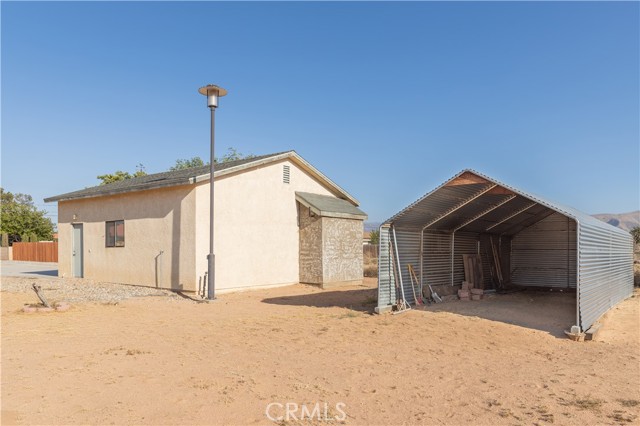12386 Pawnee Road, Apple Valley CA: https://media.crmls.org/medias/3554e24a-822e-48a0-95a2-c53cdd7a674d.jpg