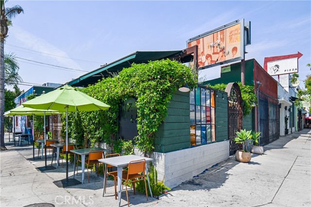 4427 Exposition Boulevard, Los Angeles CA: https://media.crmls.org/medias/3554e622-74de-41f5-9ac5-d76e78a286f7.jpg