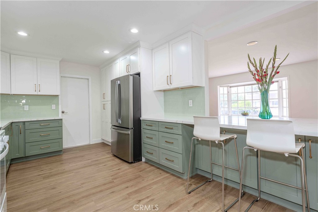 MLS #OC25280398 image #6