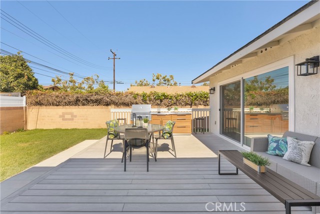 8381 E Blithedale Street, Long Beach CA: https://media.crmls.org/medias/3555caee-2266-4ac6-bf4d-8a332cf109fc.jpg