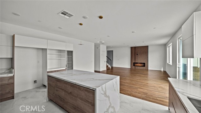 Image 9 of 49 For 14424 Buvan Ct