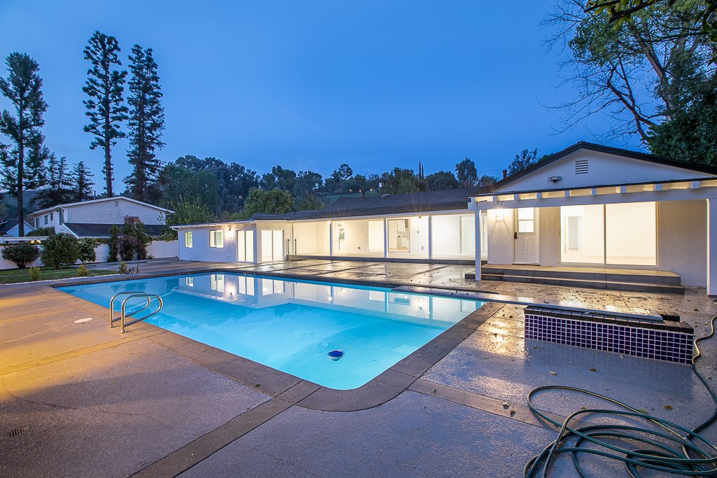 Detail Gallery Image 54 of 57 For 20510 Dumont St, Woodland Hills,  CA 91364 - 5 Beds | 3/1 Baths