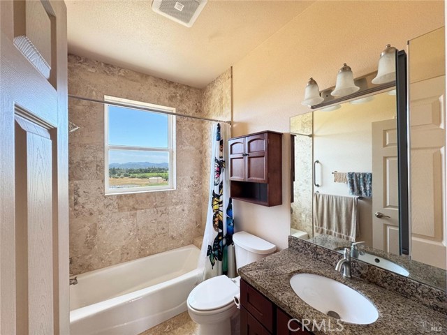 1910 Foothill Drive, Redwood Valley CA: https://media.crmls.org/medias/35570d45-d6dd-497d-bdf9-01dc8988f224.jpg