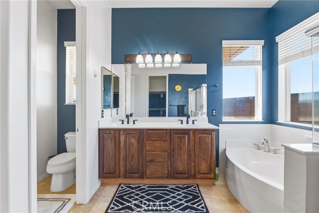 Detail Gallery Image 17 of 32 For 11090 Dandelion Ln, Apple Valley,  CA 92308 - 4 Beds | 3 Baths