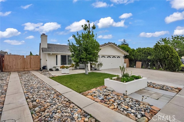 Detail Gallery Image 3 of 33 For 3716 Georgeann, Ceres,  CA 95307 - 3 Beds | 2 Baths