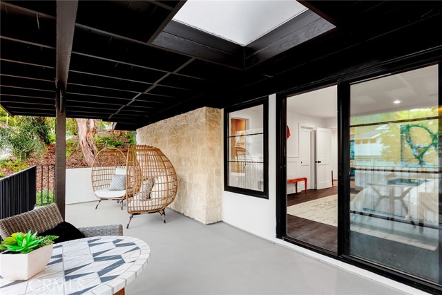 4885 Winnetka Avenue, Woodland Hills CA: https://media.crmls.org/medias/35575784-47b4-428a-b67b-81e5daf27b2a.jpg