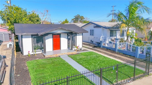 Detail Gallery Image 2 of 41 For 1335 W 68th, Los Angeles,  CA 90044 - 2 Beds | 2 Baths