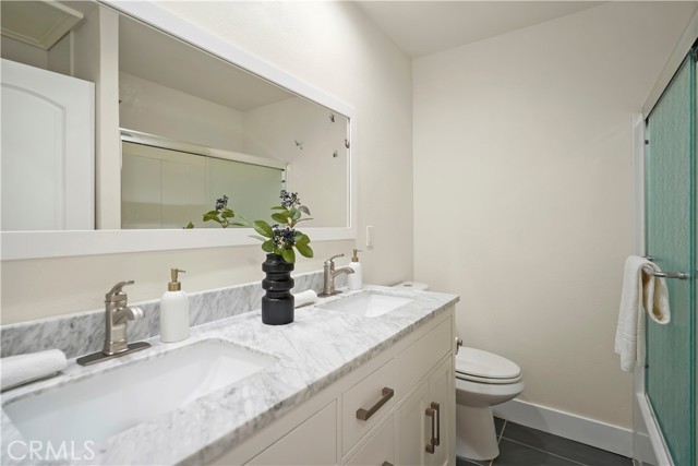 6475 Randi Avenue, Woodland Hills CA: https://media.crmls.org/medias/3557a9de-0722-4df2-9a29-9a8e4beb5cc1.jpg