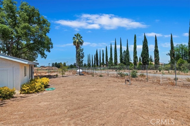 8853 Dufferin Avenue, Riverside CA: https://media.crmls.org/medias/3557c07e-eb67-4a97-b537-aacd15b66cf0.jpg