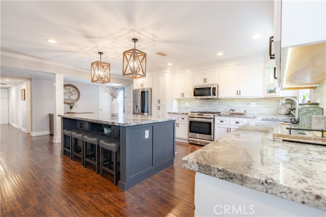 Image 10 of 43 For 4611 Myra  