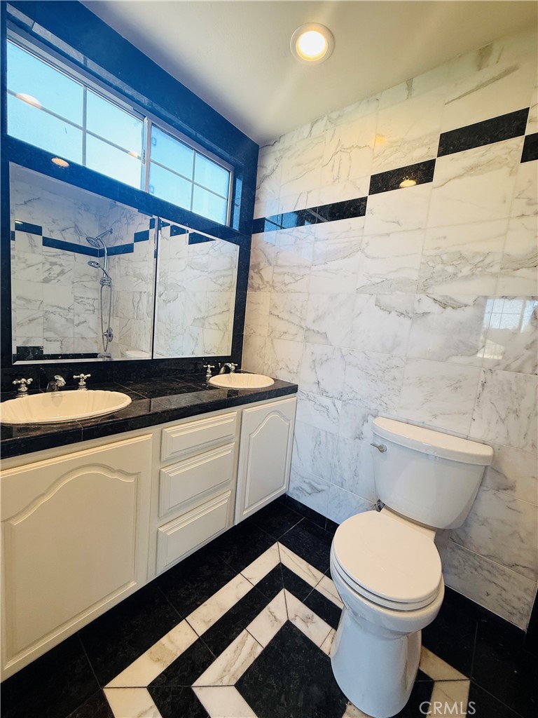 https://media.crmls.org/medias/355895e2-9fa8-483a-82d7-bd74856de381.jpg?preset=X-Large