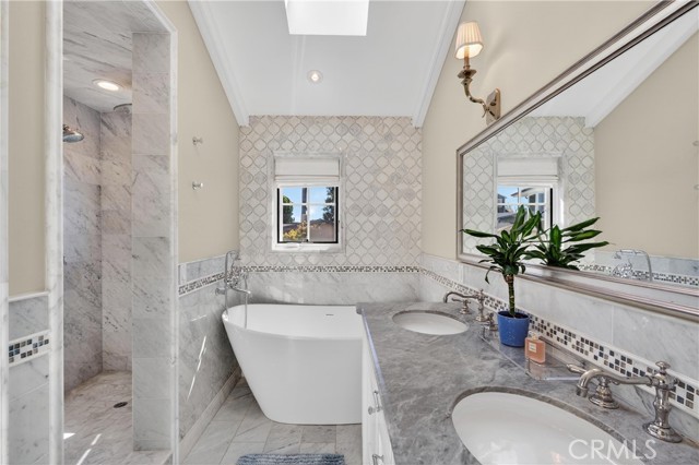 Detail Gallery Image 54 of 74 For 405 Blumont St, Laguna Beach,  CA 92651 - 5 Beds | 6/1 Baths