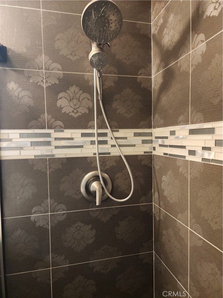 https://media.crmls.org/medias/355a977c-b31d-425d-9f44-814c6d63e0cc.jpg?preset=X-Large