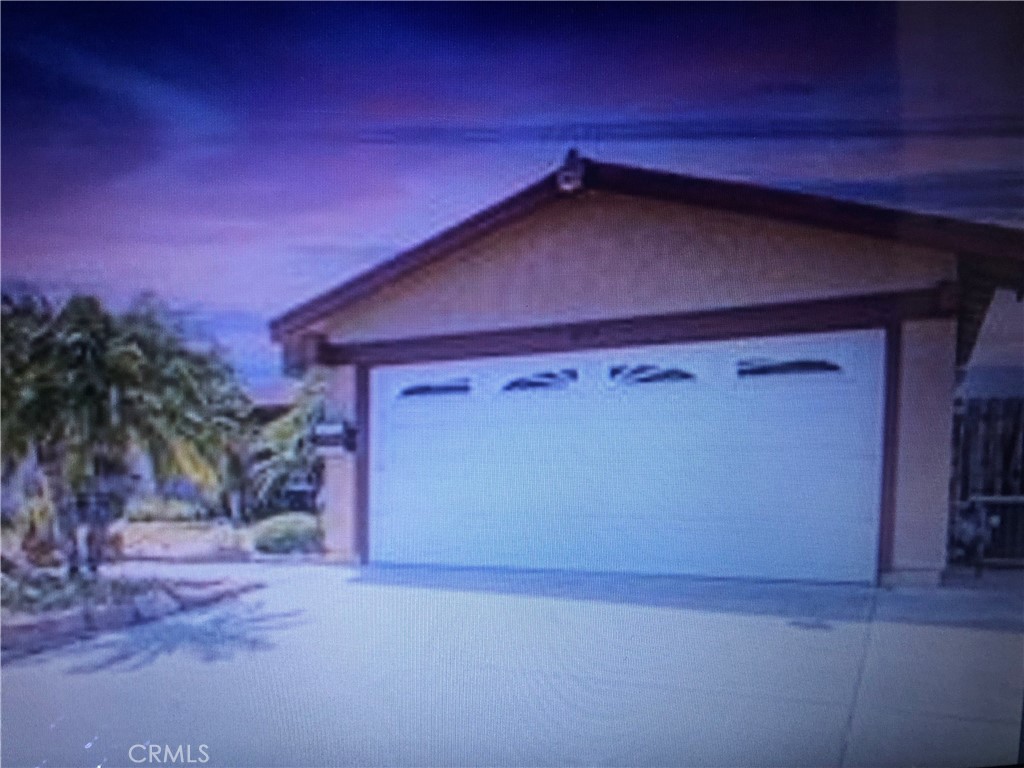 8019 New Salem Street San Diego, California LOVELY AND AMAZING HOME IN THE MIRA MESA NEIGHBORHOOD WITH SO MUCH ENORMOUS POTENTAL. ITS GREAT LOCATION PRESENTS CONVENIENCE TO SHOPPING CENTERS. JUST SOME FEW WALKING STEPS AROUND THE CORNER, YOU'LL SEE MICHAELS, HOBBY SHOPS, RESTAURANTS, SPECIALTY STORES, AS WELL AS, GREAT PLACE FOR BOWLING ACTIVITIES. THIS WONDERFUL HOME WAS UTILIZED A WHILE BACK AS A PRIMARY RESIDENCE, AND AT SOME POINT WAS ALSO OPERATED AS A VERY CARING HOME FOR ADULTS WITH SPECIAL NEEDS. THIS MAY ALSO BE A PERFECT HOME FOR FAMILIES WHO DESIRE A PEACEFUL HOME LIKE ENVIRONMENT. IT IS ALSO WORTHY TO NOTE THAT THIS HOME WAS CLEARED BY LOCAL FIRE MARSHAL AUTHORITY FOR RESIDENTIAL CARE HOME USE WITHIN THE LAST FEW MONTHS, AS WELL AS, IN THE LAST FEW YEARS. YOU MAY ALSO CHECK BACK WITH THE CITY OR COUNTY FOR OTHER POSSIBLE HOME USAGE. AS REGUALTIONS DO CHANGE, PROVIDED INFORMATION FOR SUCH USE, AS PREVIOUSLY STATED OR MENTIONED, MAY BE RELIABLE BUT NOT GUARANTEED. BUYER MUST DO DUE DILIGENCE. ALL OFFERS MUST ACCOMPANY LOAN PRE-APPROVAL/ LENDER DU APPROVAL, PROOF OF FUNDS, BUYER'S FICO PAGE. SELLER RESERVES THE RIGHT TO HAVE BUYER BE CROSSED PRE-QUALIFIED BY ANOTHER RELIABLE LENDER TO ENSURE SMOOTH AND SUCCESSFUL TRANSACTION. YOU MAY TEXT MESSAGE AGENT EDDIE AT (310) 408-9288 FOR ANY QUESTIONS OR CONCERNS