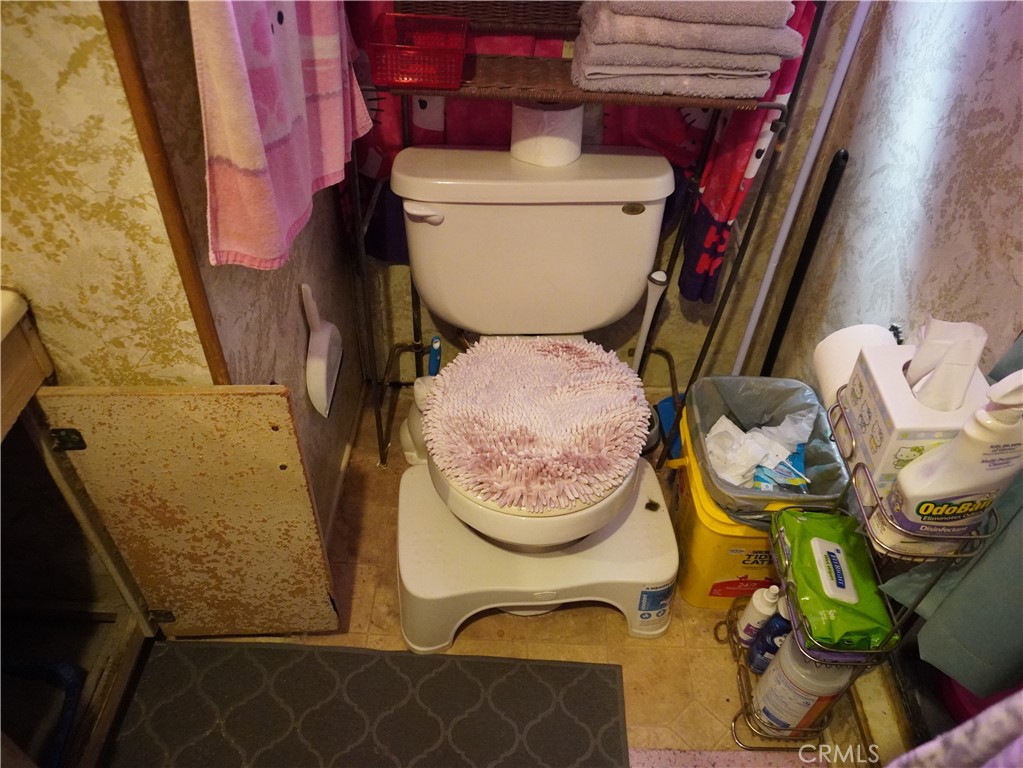 https://media.crmls.org/medias/355b0da1-7a54-491c-b3d6-3c25b7e045bf.jpg?preset=X-Large