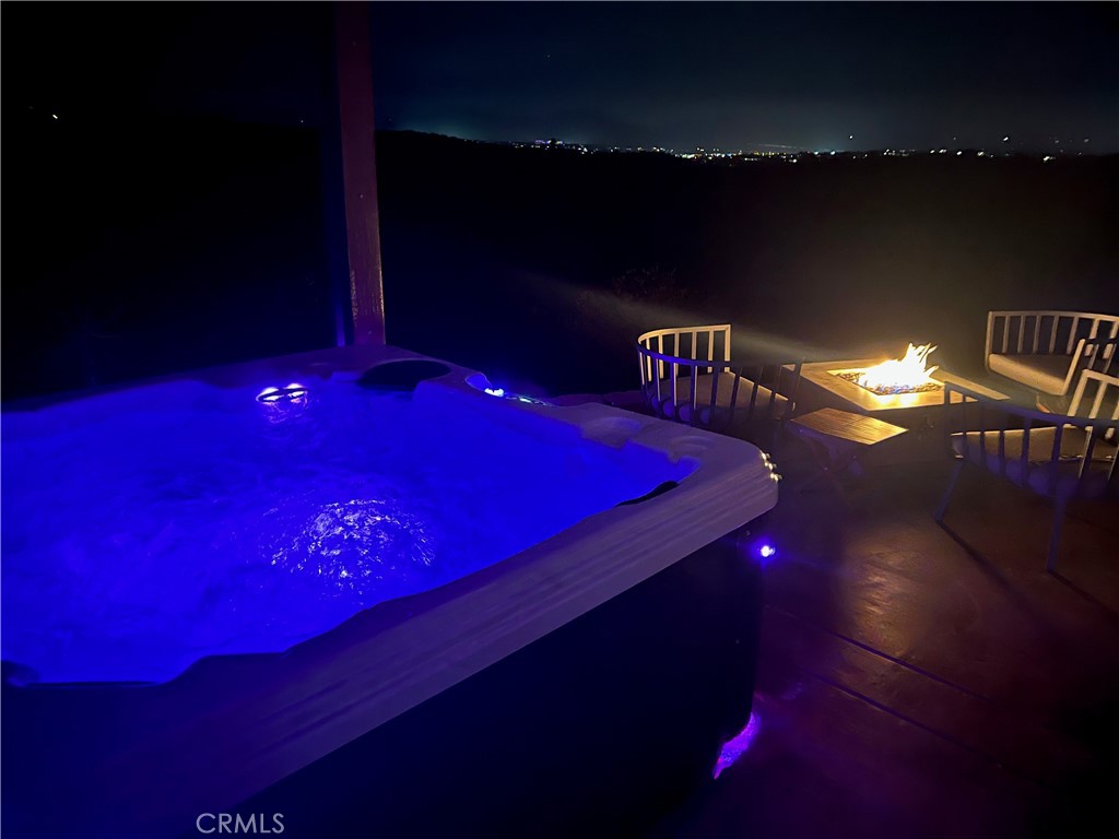 https://media.crmls.org/medias/355b66dd-68a3-4aa3-9a5a-eef1f5b64854.jpg?preset=X-Large