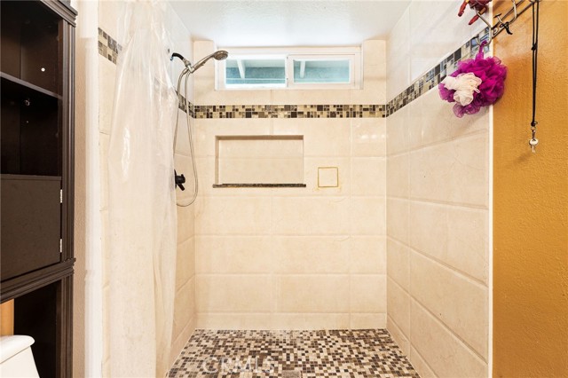 16322 Main Street, La Puente CA: https://media.crmls.org/medias/355b7e69-0561-40d7-b6e8-d25e9bd93992.jpg