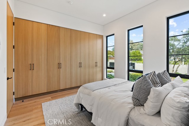5727 Cahill Avenue, Tarzana CA: https://media.crmls.org/medias/355b955f-6a88-42e6-b788-498370da4c9c.jpg