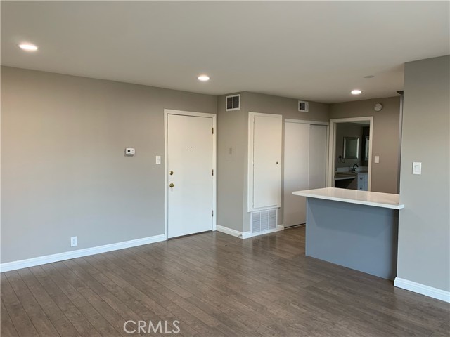 Detail Gallery Image 3 of 19 For 400 N Acacia Ave #C23,  Fullerton,  CA 92831 - 1 Beds | 1 Baths