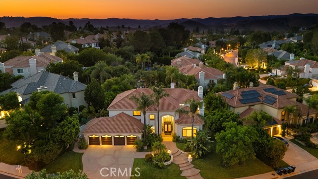 5418 Amber Circle, Calabasas CA: https://media.crmls.org/medias/355ba24a-12d3-43b1-8d59-5d817615a0b6.jpg