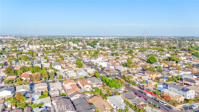 9218 Hooper Avenue, Los Angeles CA: https://media.crmls.org/medias/355c2c47-8404-44d2-a550-c399103c926a.jpg