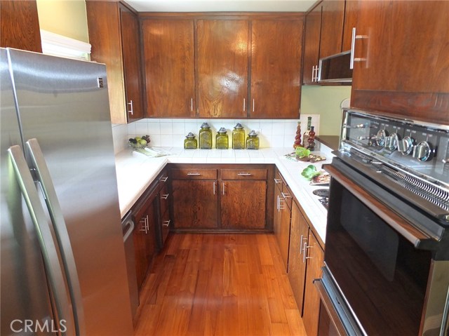 An efficient galley kitchen has all the requirements for meal preparation An efficient galley kitchen has all the requirements for meal preparation