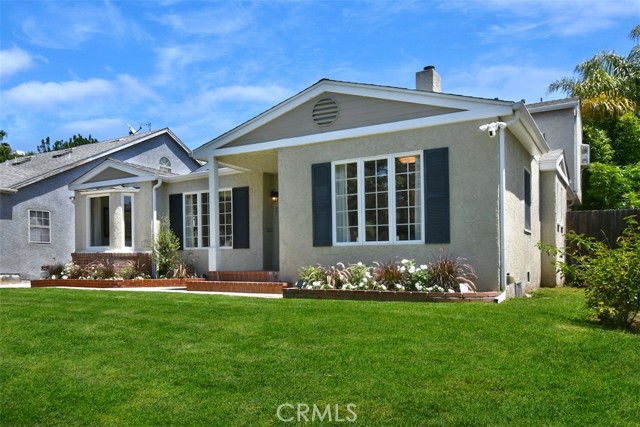 4058 Shadyglade Avenue, Studio City CA: https://media.crmls.org/medias/355d2001-d667-4164-9263-48c63107619f.jpg