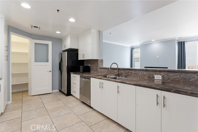Detail Gallery Image 11 of 51 For 5350 White Oak #413,  Encino,  CA 91316 - 2 Beds | 2 Baths
