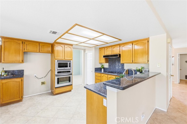 Detail Gallery Image 10 of 25 For 2000 Citrus Wood Ln, Riverside,  CA 92503 - 4 Beds | 3 Baths